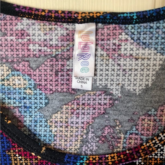 LuLaRoe small Classic Tee, excellent used condition - Picture 3 of 4
